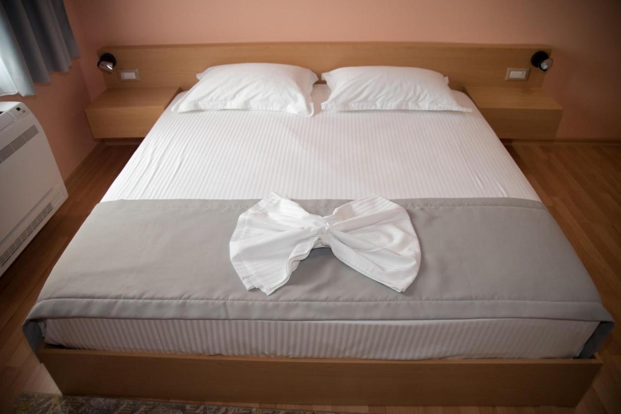 Elite Hotel Pogradec Ruang foto