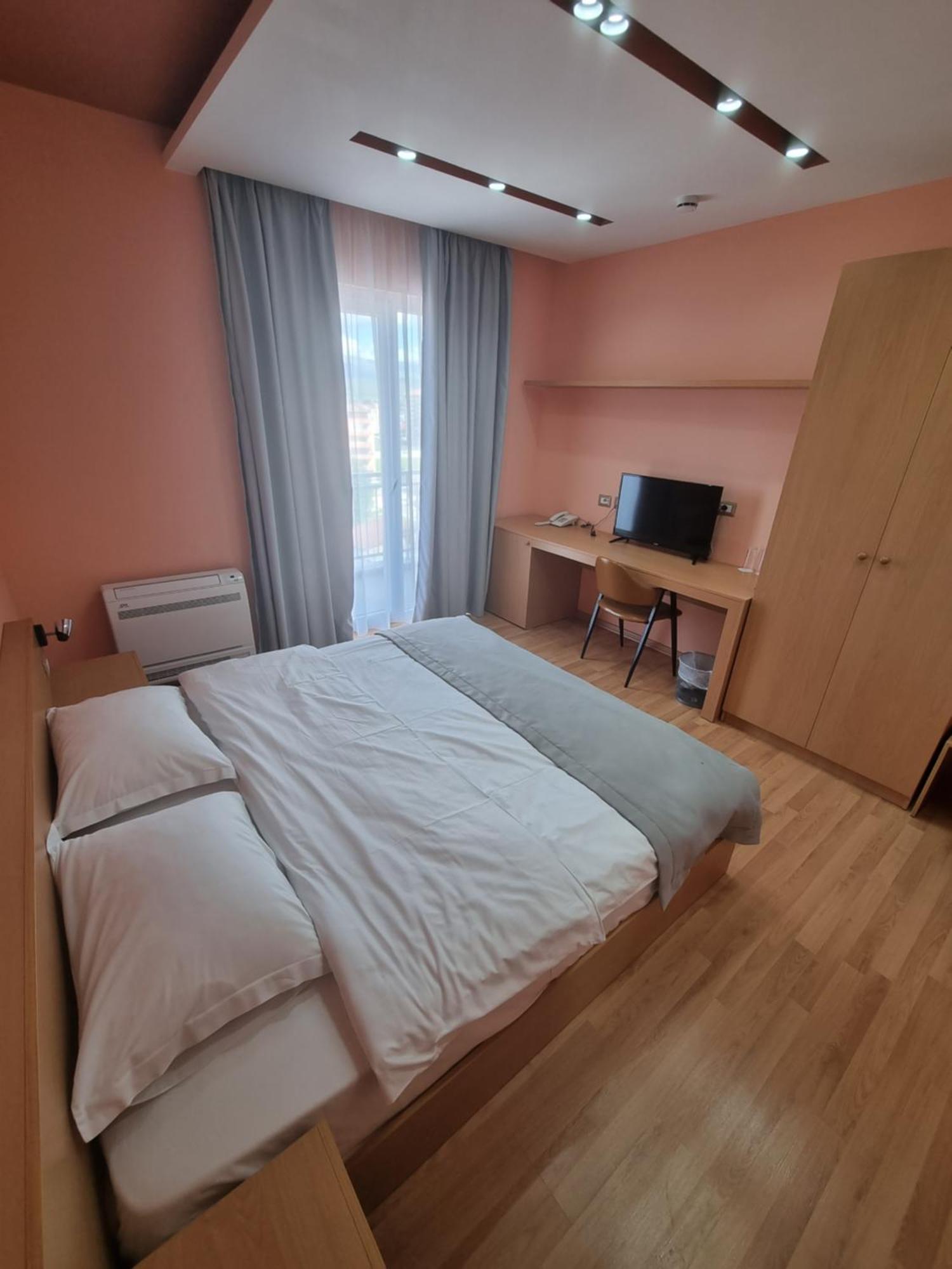 Elite Hotel Pogradec Ruang foto