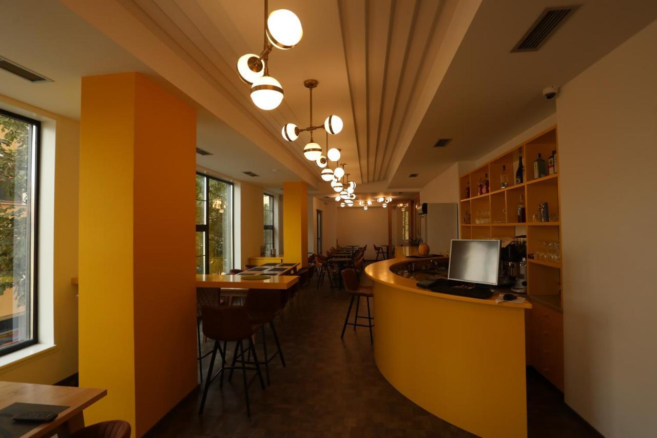 Elite Hotel Pogradec Bagian luar foto