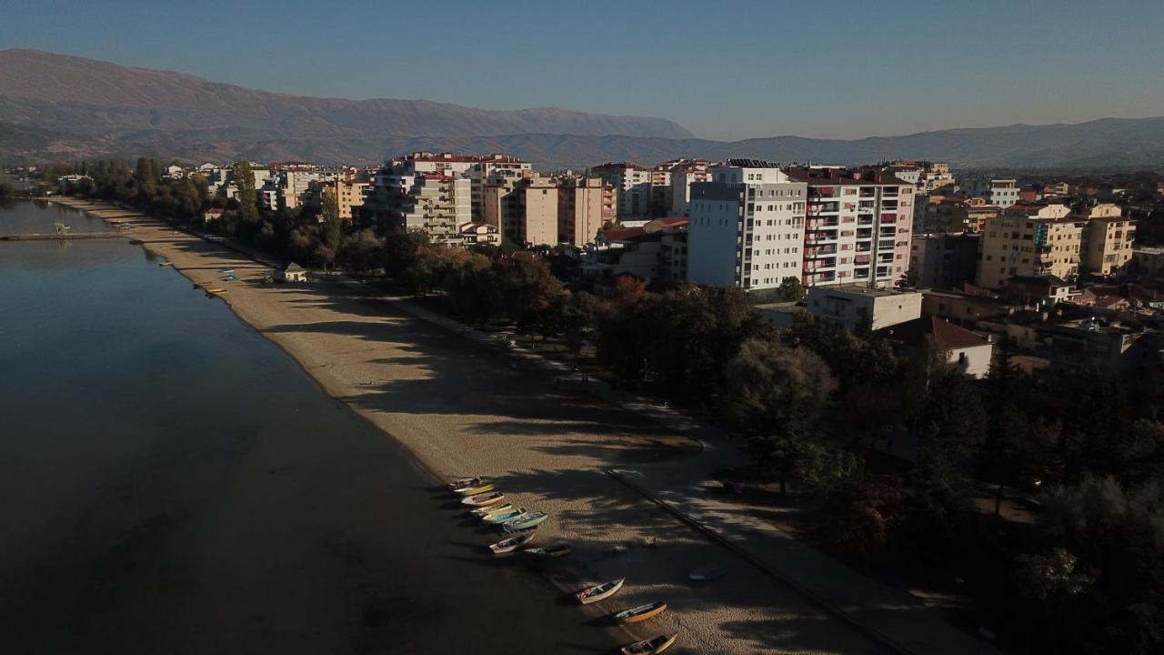 Elite Hotel Pogradec Bagian luar foto