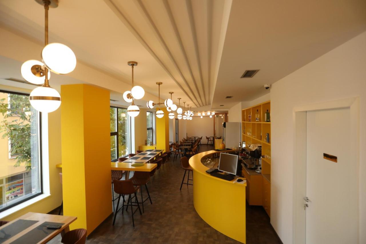 Elite Hotel Pogradec Bagian luar foto