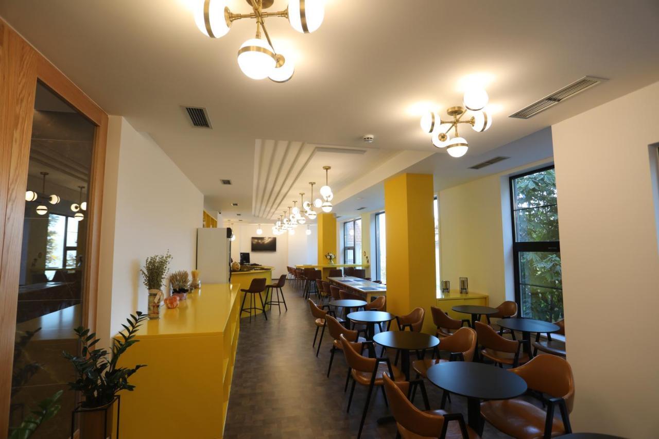 Elite Hotel Pogradec Bagian luar foto