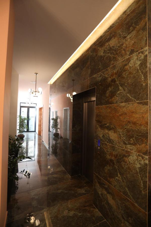 Elite Hotel Pogradec Bagian luar foto