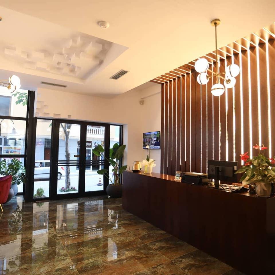 Elite Hotel Pogradec Bagian luar foto